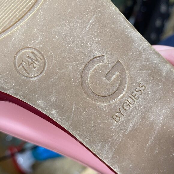 G by Guess Shantel3 Red Faux Leather Sz 7.5 Ankle Strap Block Heel Sandals Read - Picture 15 of 16